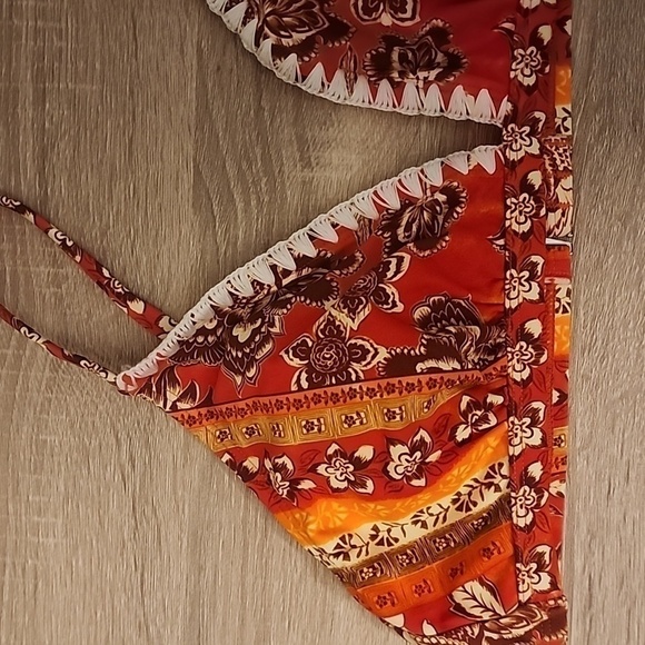 Cupshe Folk Customs Shell Stitch Cheeky Bikini - Top Medium, Bottoms Large - Picture 8 of 12